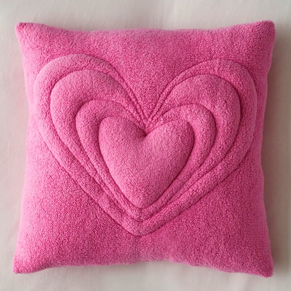 Urban Outfitters UO HOME Pink Heart Fleece Puff Throw Pillow 18x18 NEW NWT